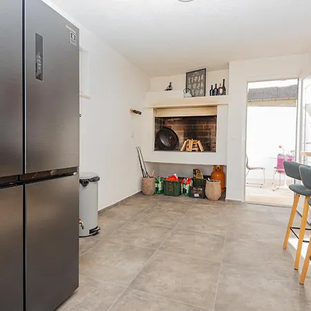 Luxury 2br Penthouse In With Pool