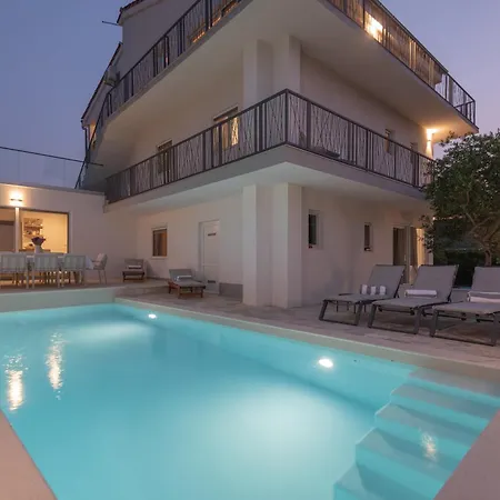 Apartman Luxury 2br Penthouse In With Pool *