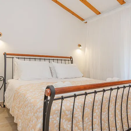 Apartment Luxury 2br Penthouse In With Pool *