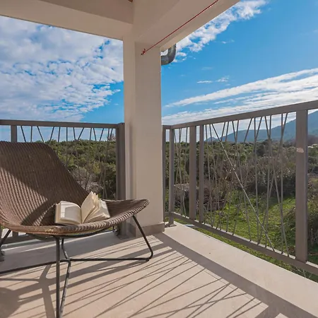 Luxury 2br Penthouse In With Pool