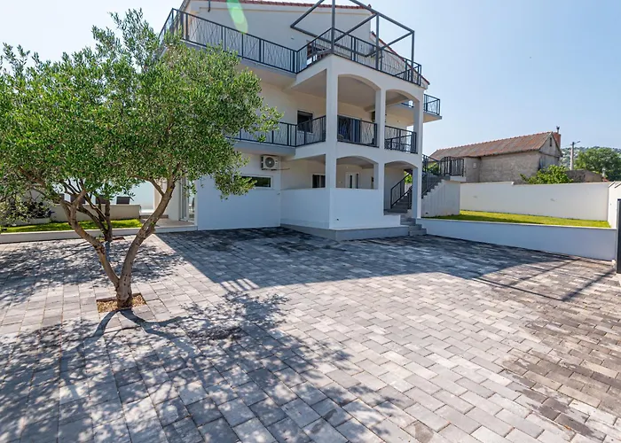 Luxury 2br Penthouse In With Pool דירה *