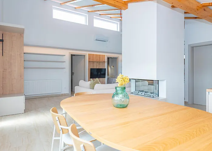 Luxury 2br Penthouse In With Pool דירה Dazlina