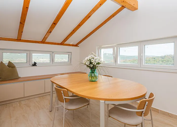 Апартаменты Luxury 2br Penthouse In With Pool